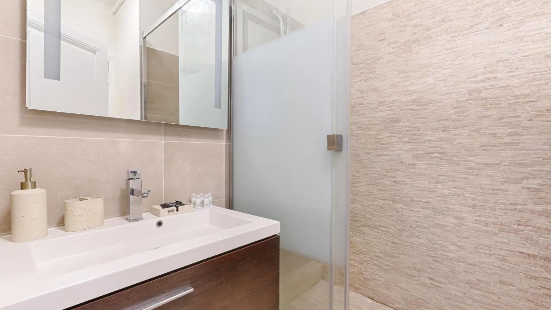 Victor Hugo Trocadero Luxury Apartment 4Br Parijs